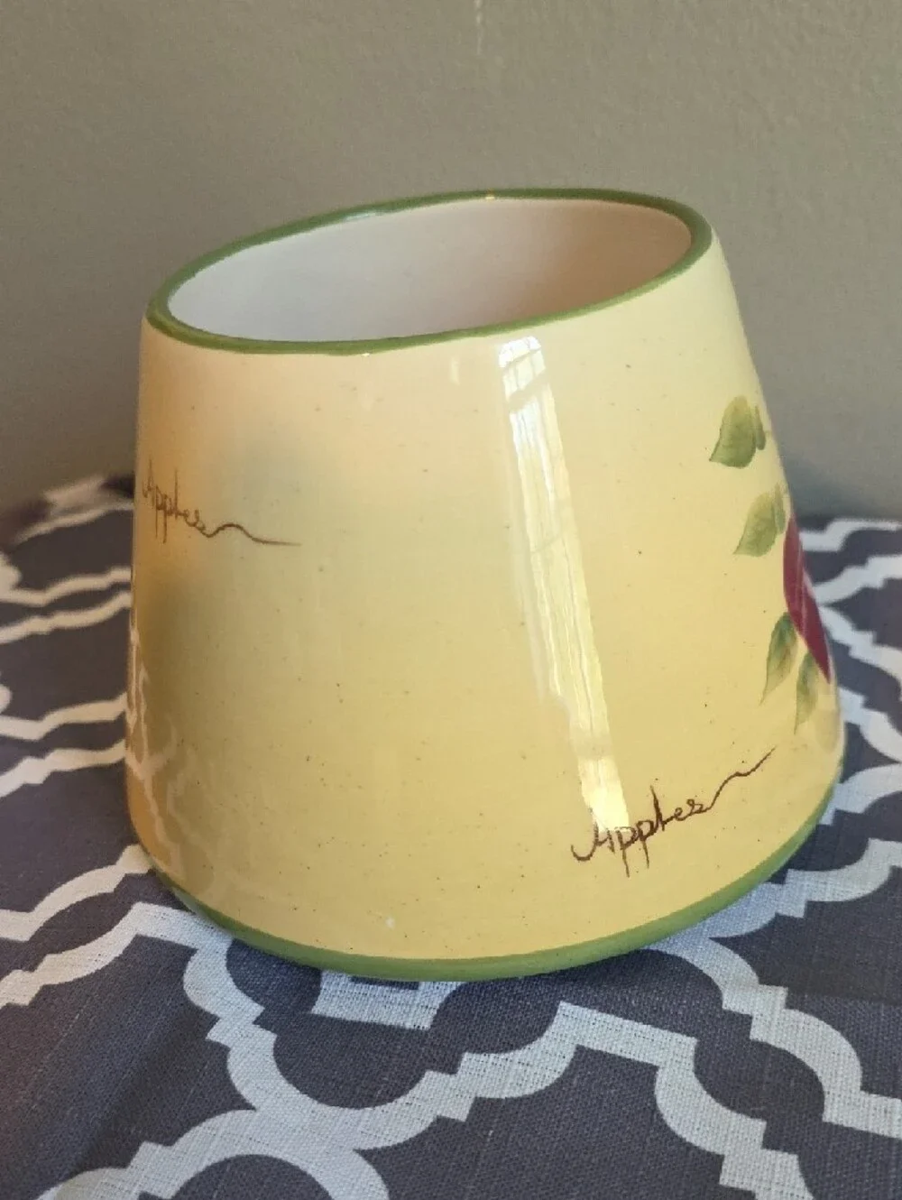 Home Interiors Cream Ceramic Apple Orchard Collection Candle Topper